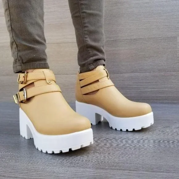 90's Grunge chunky heel buckle ankle boot - Picture 2 of 8